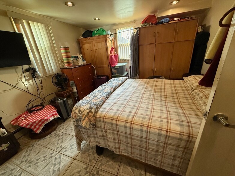 More Photos Of 11715 200th St, Saint Albans Multifamily For Sale
