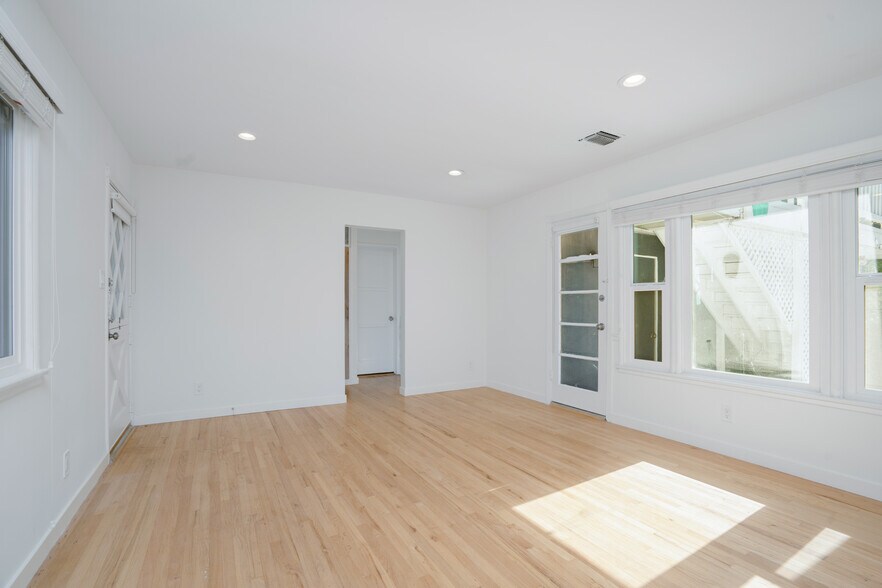 More Photos Of 12334 Moorpark St, Studio City Apartments For Sale