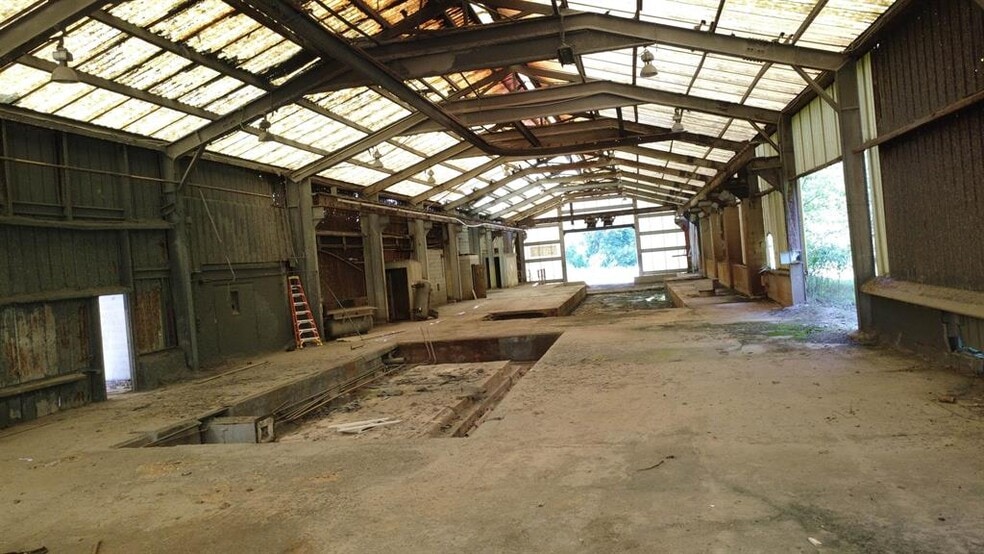 More Photos Of 1626 Manilla Creek Rd, Poca Warehouse For Sale