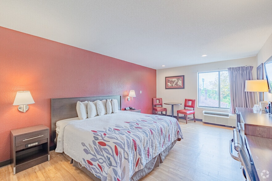 More Photos Of 1751 Lexington Rd, Richmond Hospitality For Sale