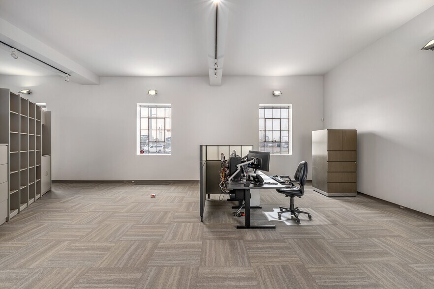 More Photos Of 2225 15th St SE, Calgary Warehouse For Sale