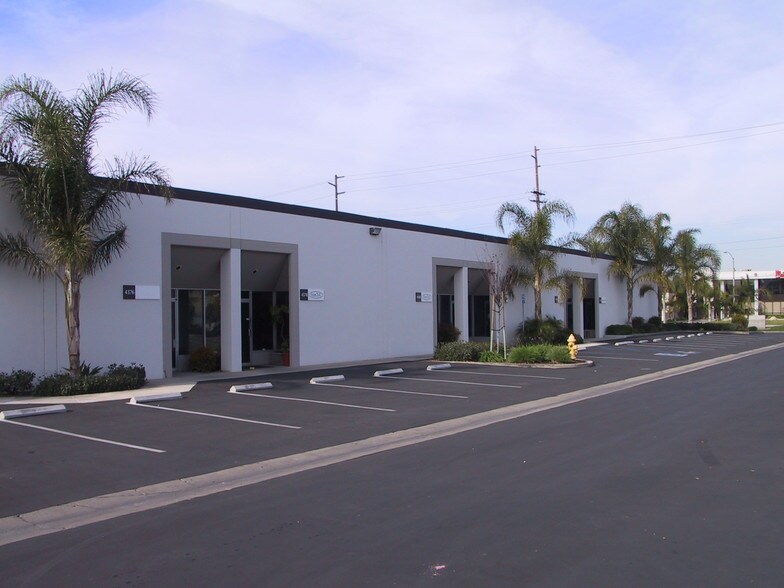 More Photos Of 4332-4358 E La Palma Ave, Anaheim Warehouse For Lease