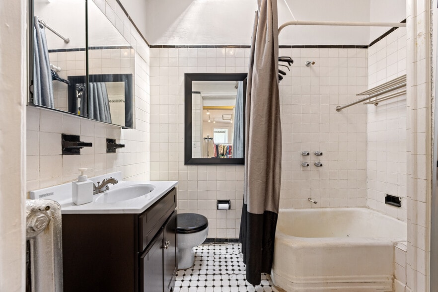 More Photos Of 311 W 78th St, New York Apartments For Sale