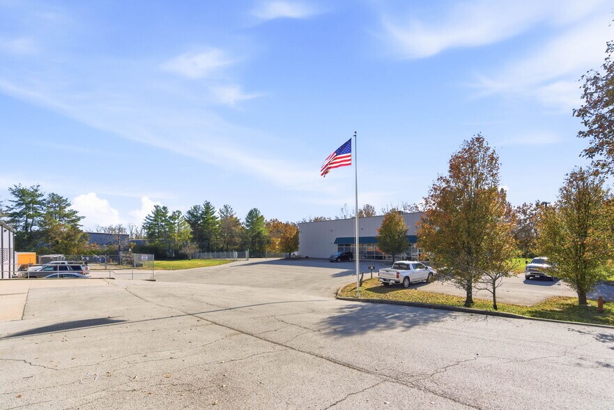 More Photos Of 13720 Aiken Rd, Louisville Warehouse For Sale