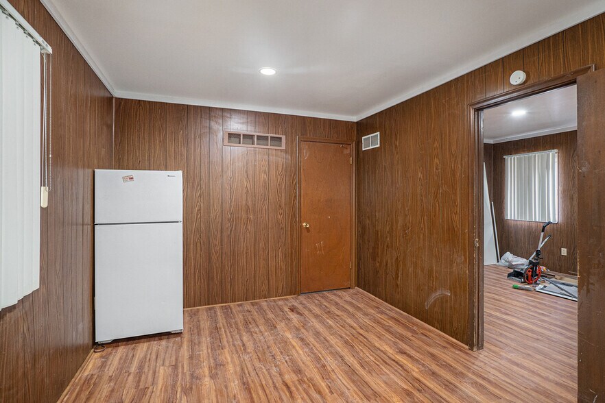 More Photos Of 3929-3933 W Court St, Flint Office For Sale