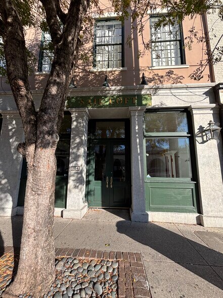 More Photos Of 112 N Market St, Charleston Hotel For Lease