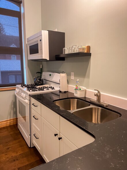 More Photos Of 201 N Main St, Elkader Flex For Sale