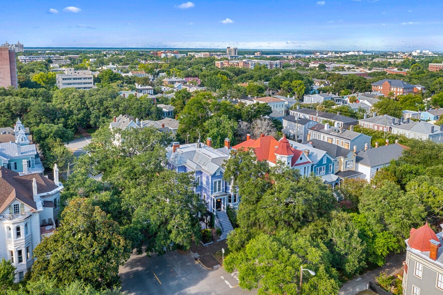 More Photos Of 402 E Gaston St, Savannah Hospitality For Sale