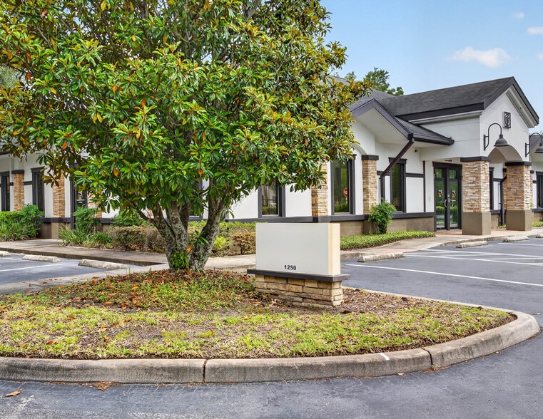 More Photos Of 1250 City View Ctr, Oviedo Office For Lease