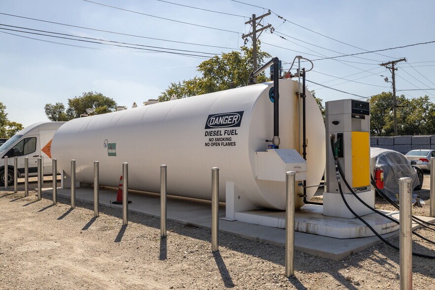 More Photos Of 1781 E Risser St, Kankakee Warehouse For Sale