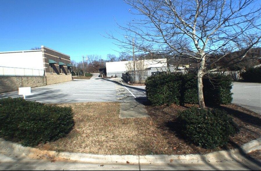 More Photos Of 3915 Western Blvd, Raleigh Freestanding For Lease