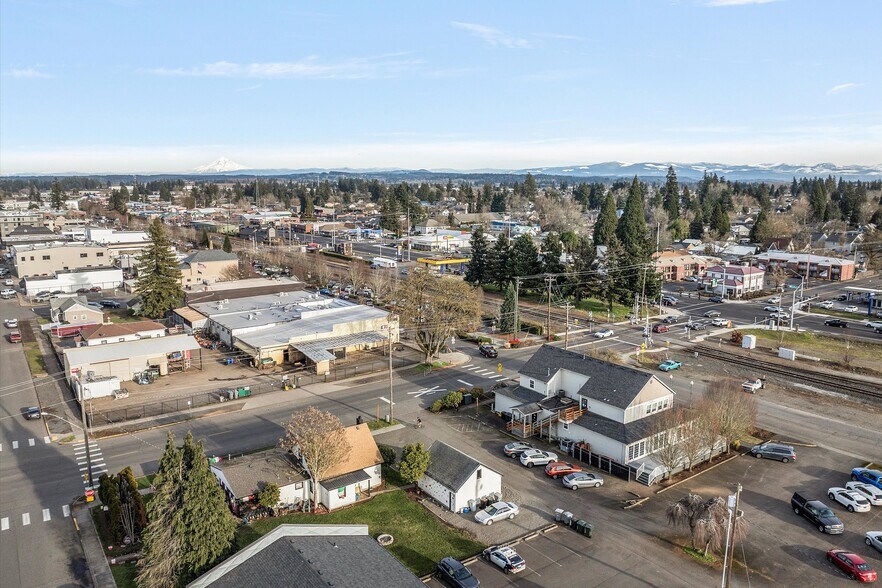 More Photos Of 113 N Elm St, Canby Restaurant For Lease