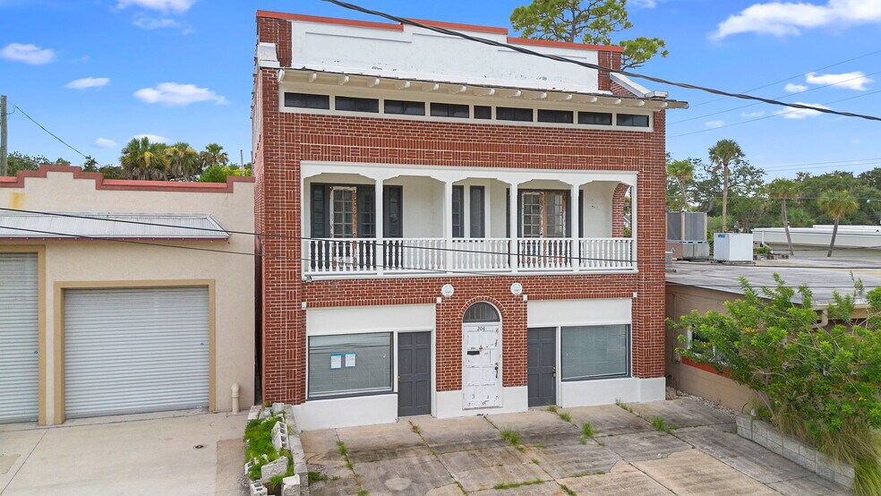 More Photos Of 204 Magnolia St, New Smyrna Beach Restaurant For Sale