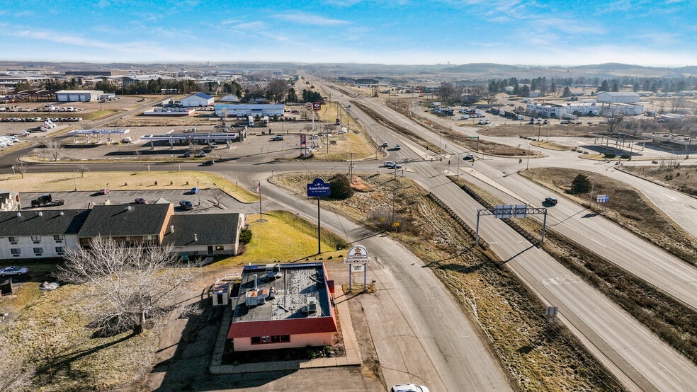 More Photos Of 6220 Texaco Dr, Eau Claire Restaurant For Sale