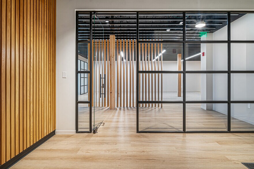 More Photos Of 885 N Railroad Ave, West Palm Beach Unknown For Lease