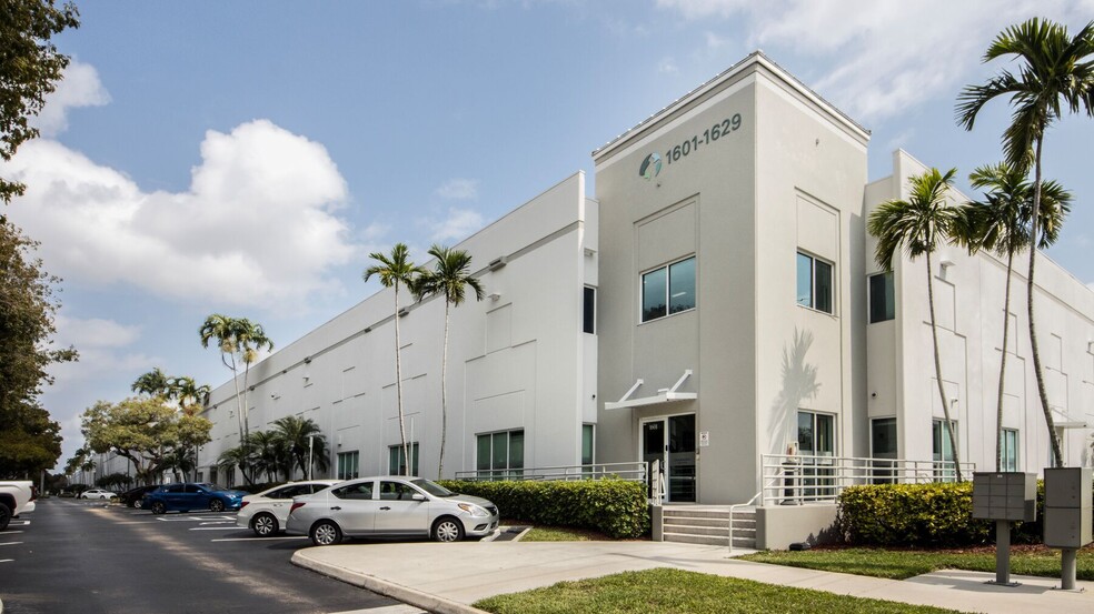 Primary Photo Of 1601-1629 NW 84th Ave, Miami Warehouse For Lease