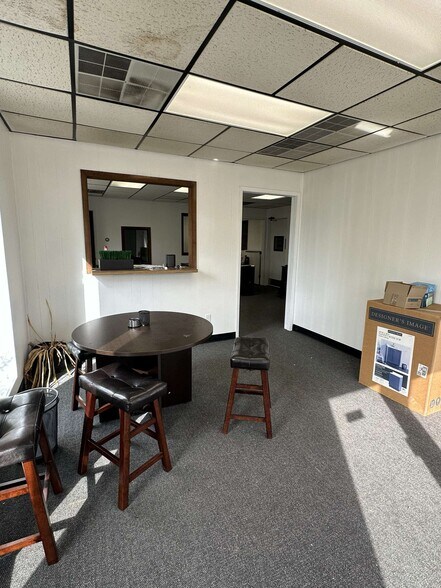 More Photos Of 958 Lincolnway, South Bend General Retail For Sale