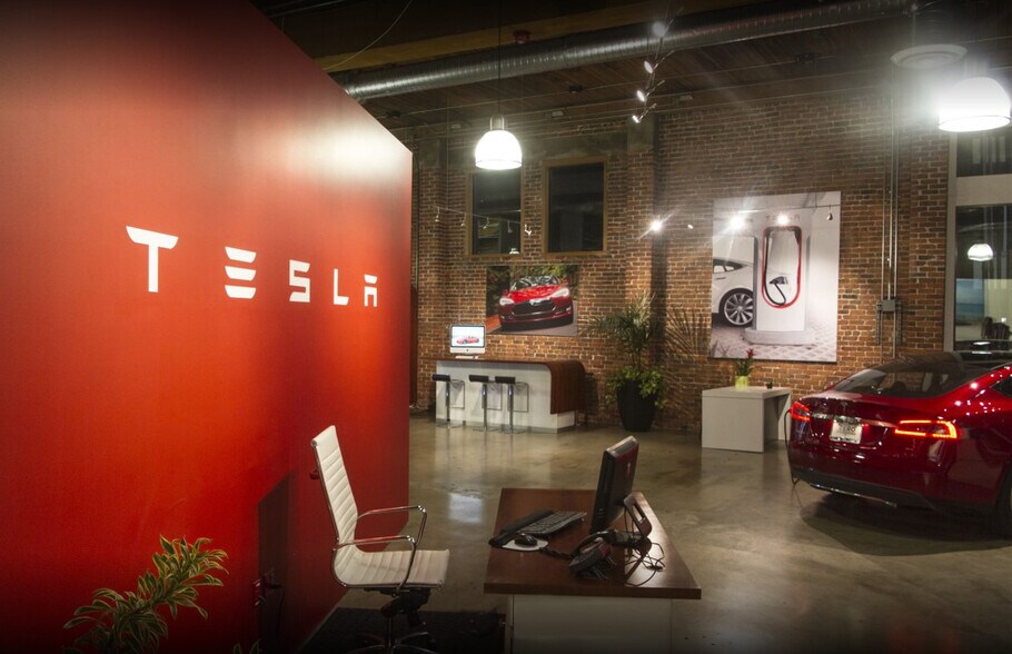 More Photos Of 425 Westlake Ave N, Seattle Storefront Retail Office For Sale