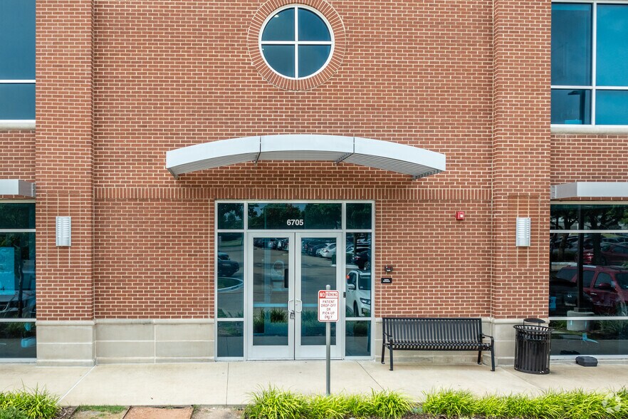 More Photos Of 6705 Heritage Pkwy, Rockwall Medical For Lease
