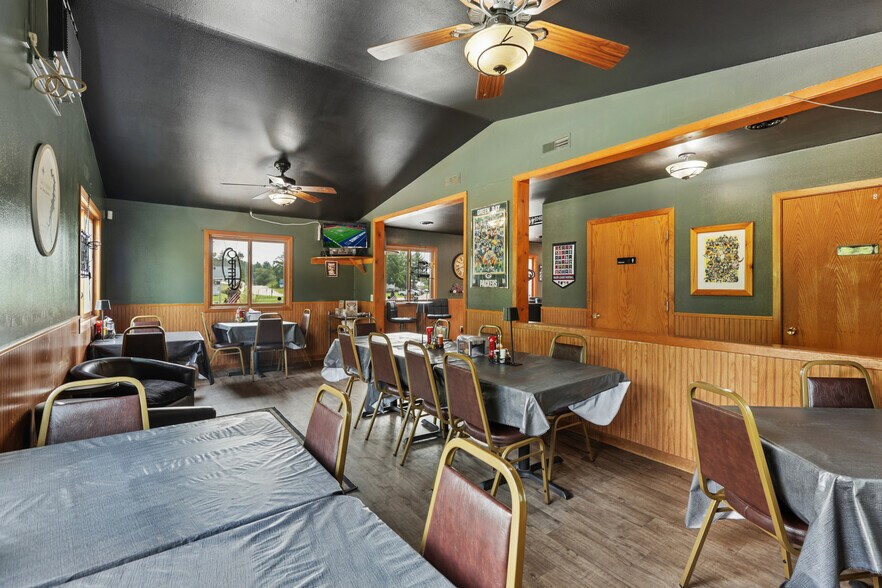More Photos Of 309 Trail St, La Valle Restaurant For Sale