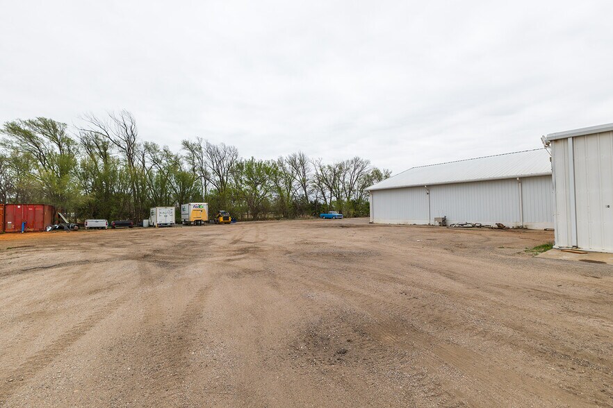 More Photos Of 890 N State Road 14, Harper Auto Dealership For Sale