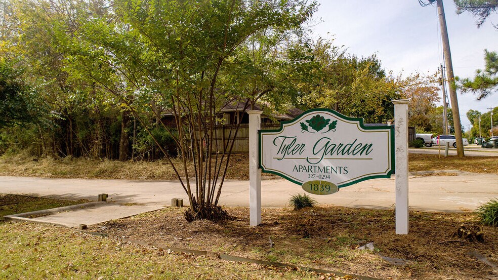 More Photos Of 1839 Tyler St, Conway Apartments For Sale