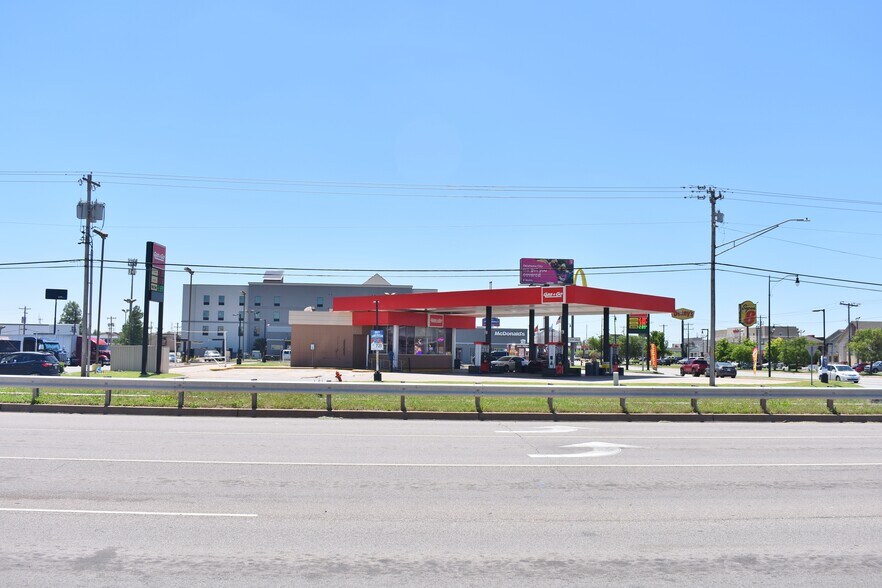 More Photos Of 4430 W Reno Ave, Oklahoma City Convenience Store For Sale