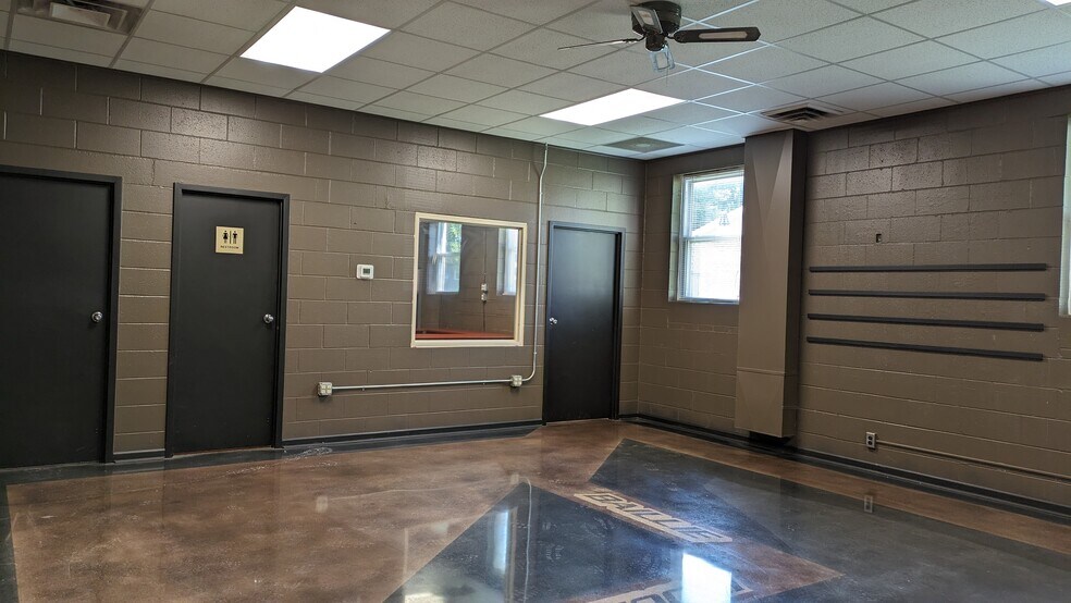 More Photos Of 400 Madison st, Towanda Flex For Sale