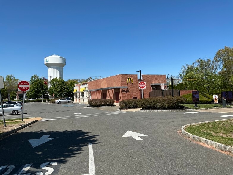 More Photos Of 1136 E Veterans Hwy, Jackson Fast Food For Lease