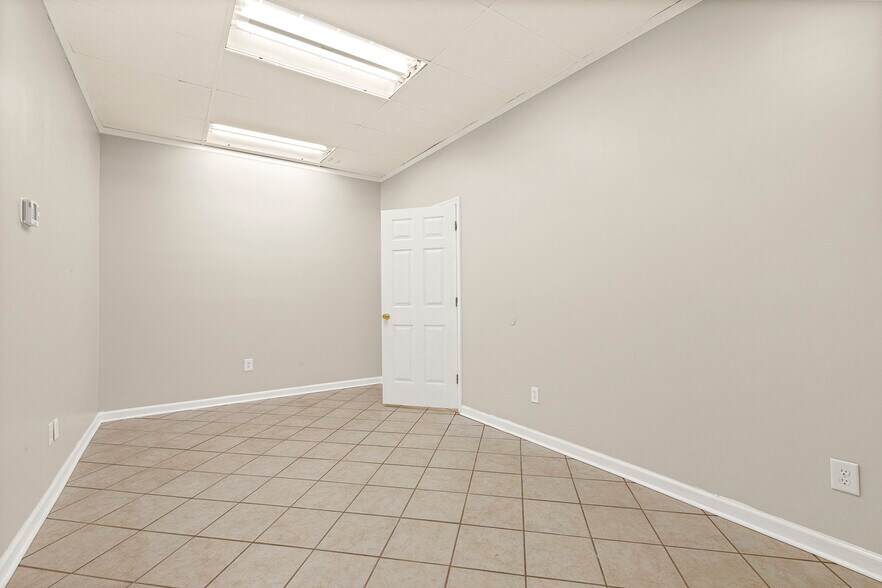 More Photos Of 150 N Steele St, Sanford Office For Sale
