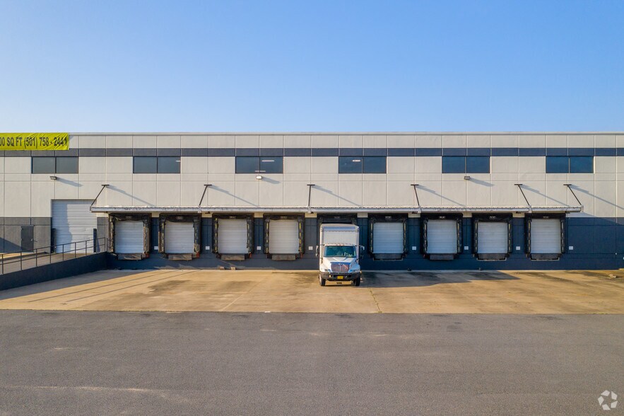More Photos Of 9450 Maumelle Blvd, North Little Rock Distribution For Lease