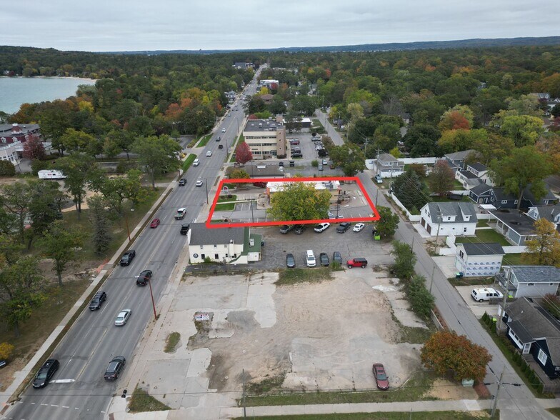 More Photos Of 816 E Front St, Traverse City Fast Food For Lease