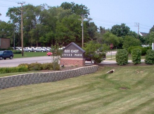 More Photos Of 820 E Terra Cotta Ave, Crystal Lake Office For Sale