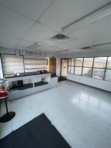 More Photos Of 1611 W Andrew Johnson Hwy, Morristown Medical For Sale