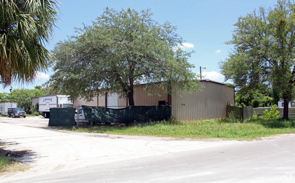 More Photos Of 2022 S 51st St, Tampa Warehouse For Sale