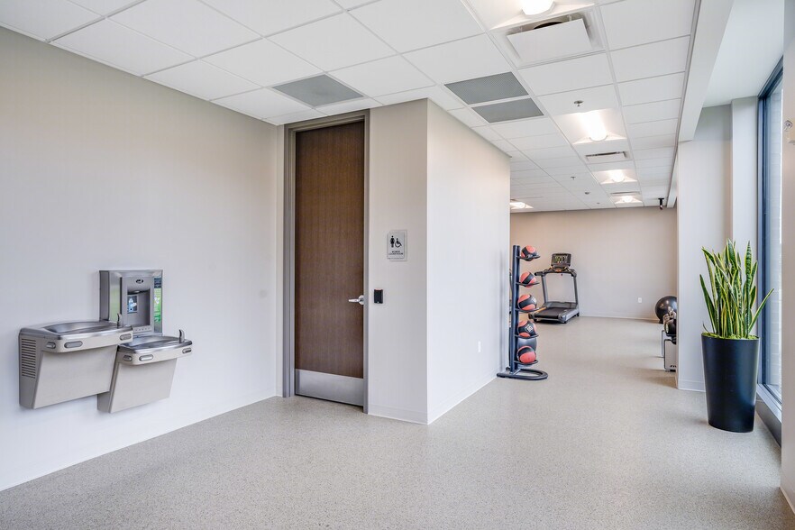 More Photos Of 10100 W Innovation Dr, Wauwatosa Office For Lease