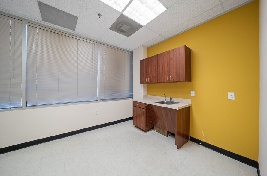 More Photos Of 17200 SH 249, Houston Medical For Lease