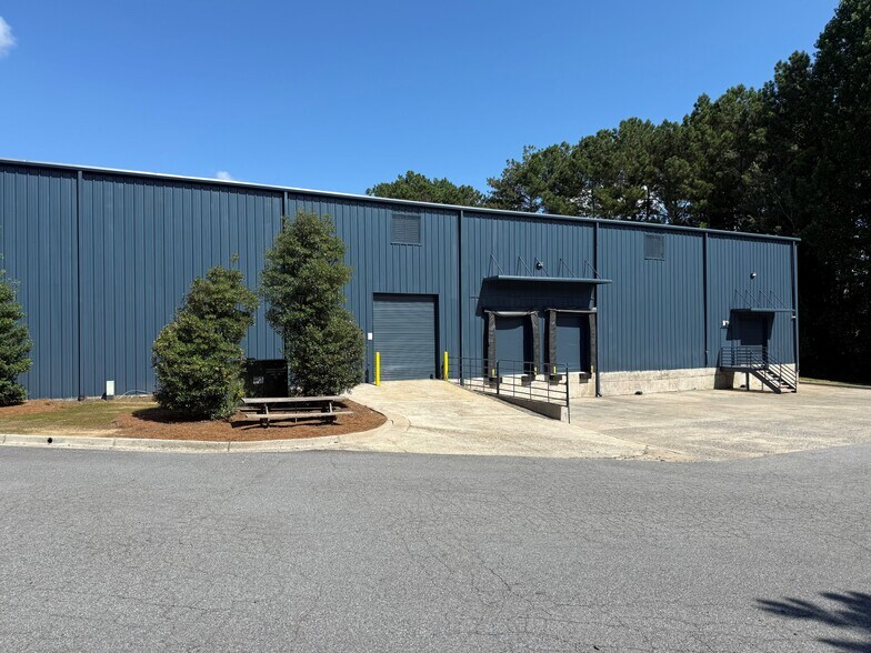More Photos Of 9330 Industrial Ter, Alpharetta Warehouse For Lease