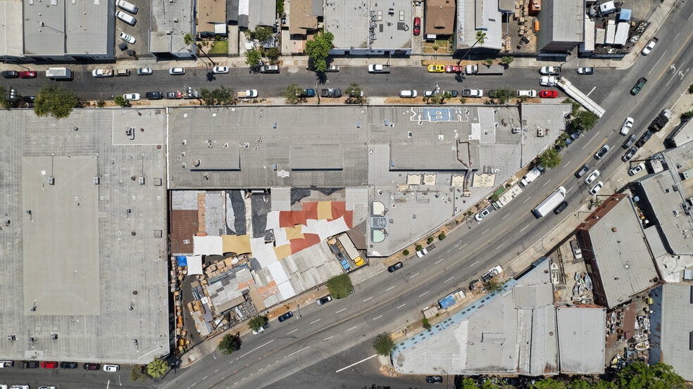 More Photos Of 3301 E 14th St, Los Angeles Warehouse For Sale
