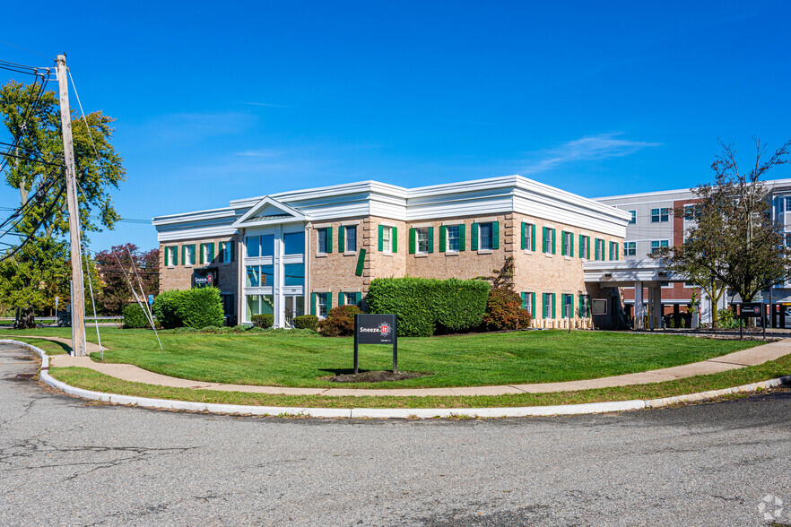 Primary Photo Of 250 Passaic Ave, Fairfield Office For Lease