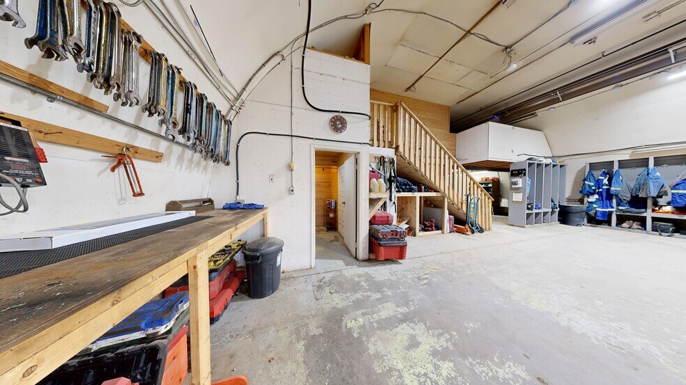 More Photos Of 3804-47 Ave, Stettler Warehouse For Sale