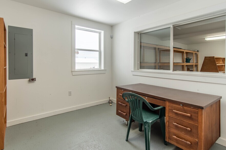 More Photos Of 43748/43752 NY-12 Rt, Alexandria Bay Freestanding For Sale