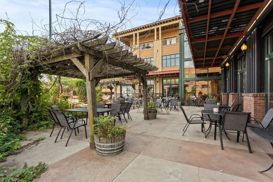 More Photos Of 102 S 1st Ave, Sandpoint Storefront Retail Office For Sale