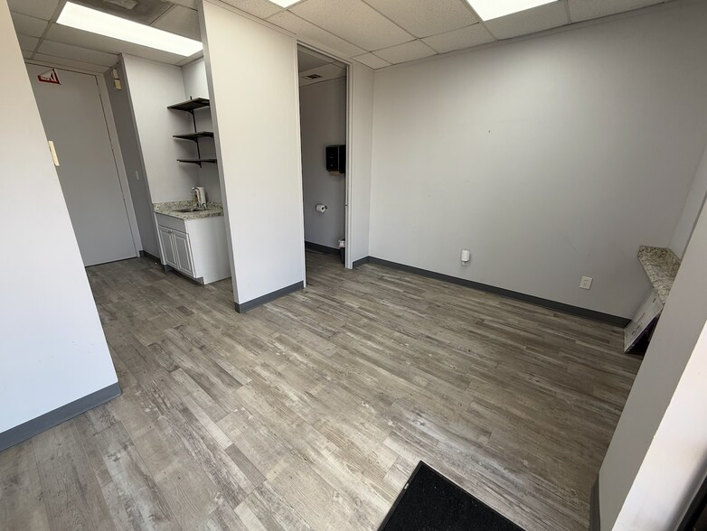 More Photos Of 15926 Cypress North Houston Rd, Cypress Industrial For Lease