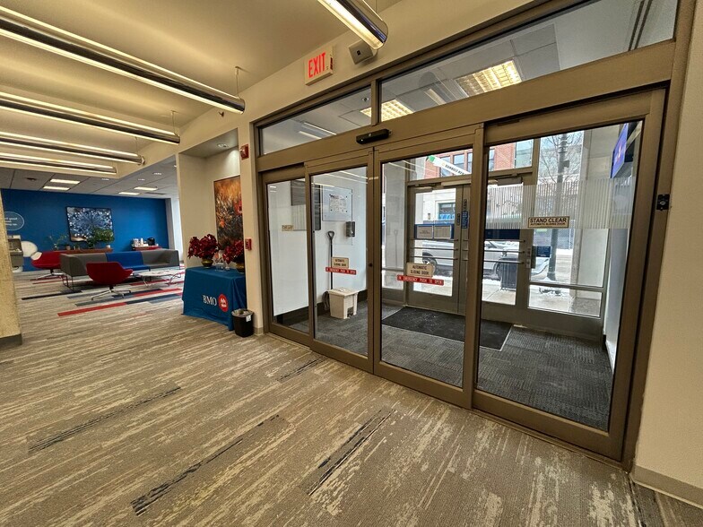 More Photos Of 520 Green Bay Rd, Winnetka Office For Lease