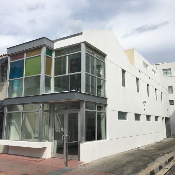 Primary Photo Of 227 8th St, Miami Beach General Retail For Lease
