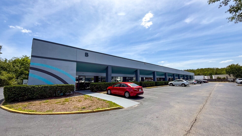 More Photos Of 5730-5892 S Semoran Blvd, Orlando Unknown For Lease