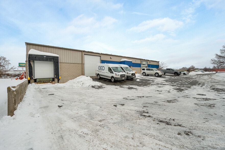 More Photos Of 3180 Coronet Way, Green Bay Manufacturing For Lease