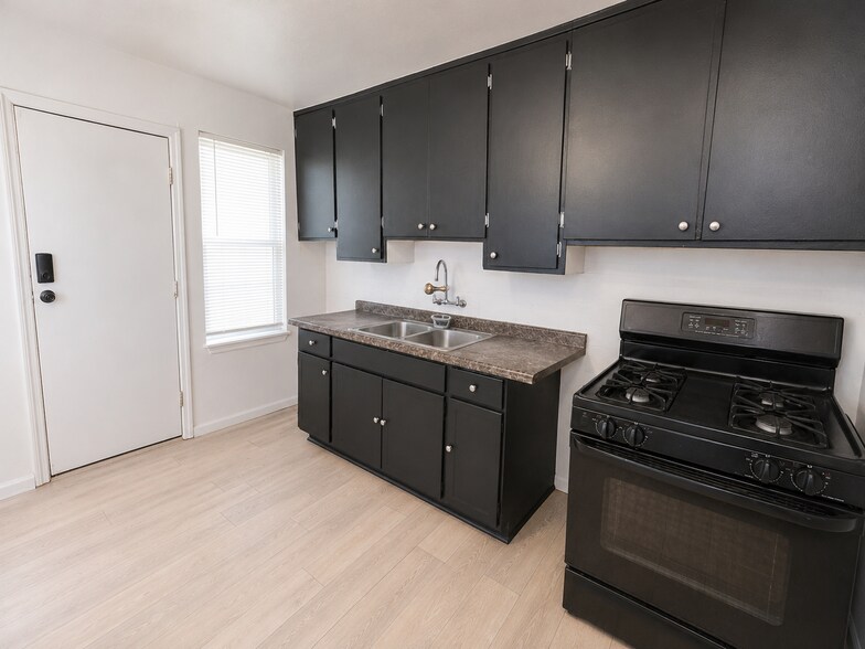 More Photos Of 4630 13th Ave, Sacramento Apartments For Sale
