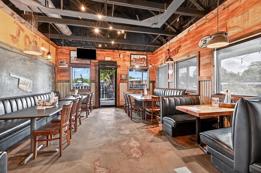 More Photos Of 301 N 1st St, Madill Restaurant For Sale